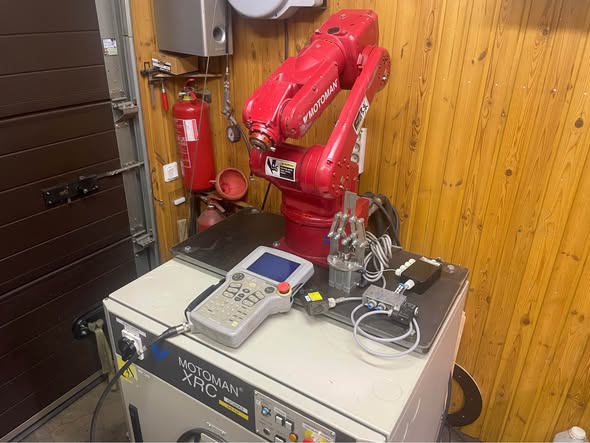 Robot Motoman XRC YR-SV3-J30