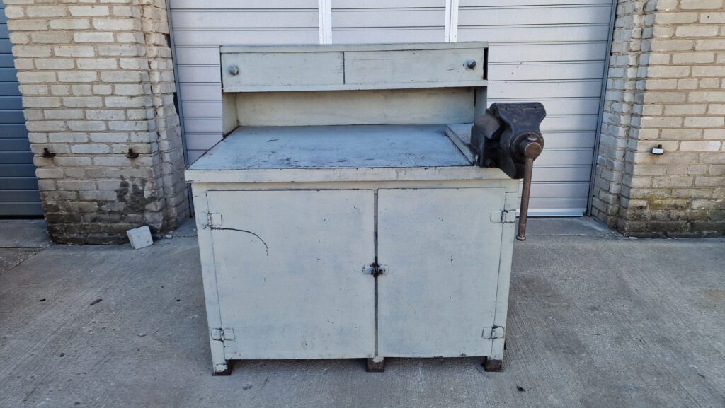 Metal Table / Work Bench