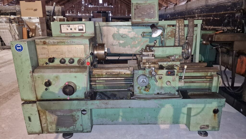 Manual Lathe 1k62D
