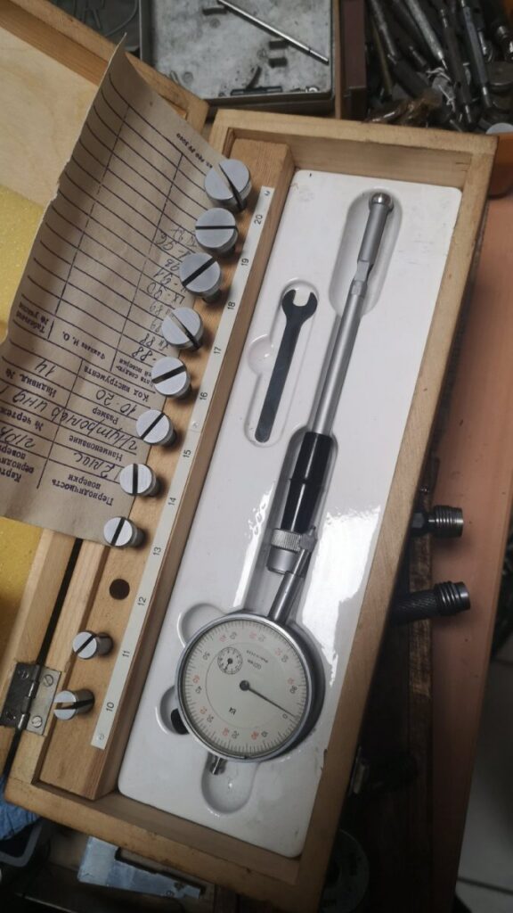 Indikaatoriga sisemõõtja / Dial Bore Gauge